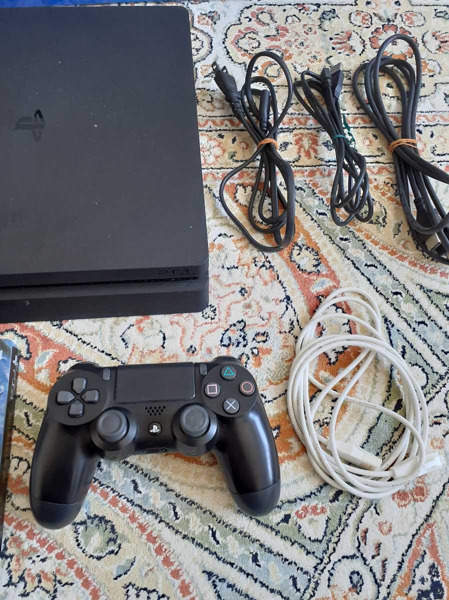 動作品 PS4 CUH-2000a 500GB 本体一式 ハイスピード HDMIケーブル 