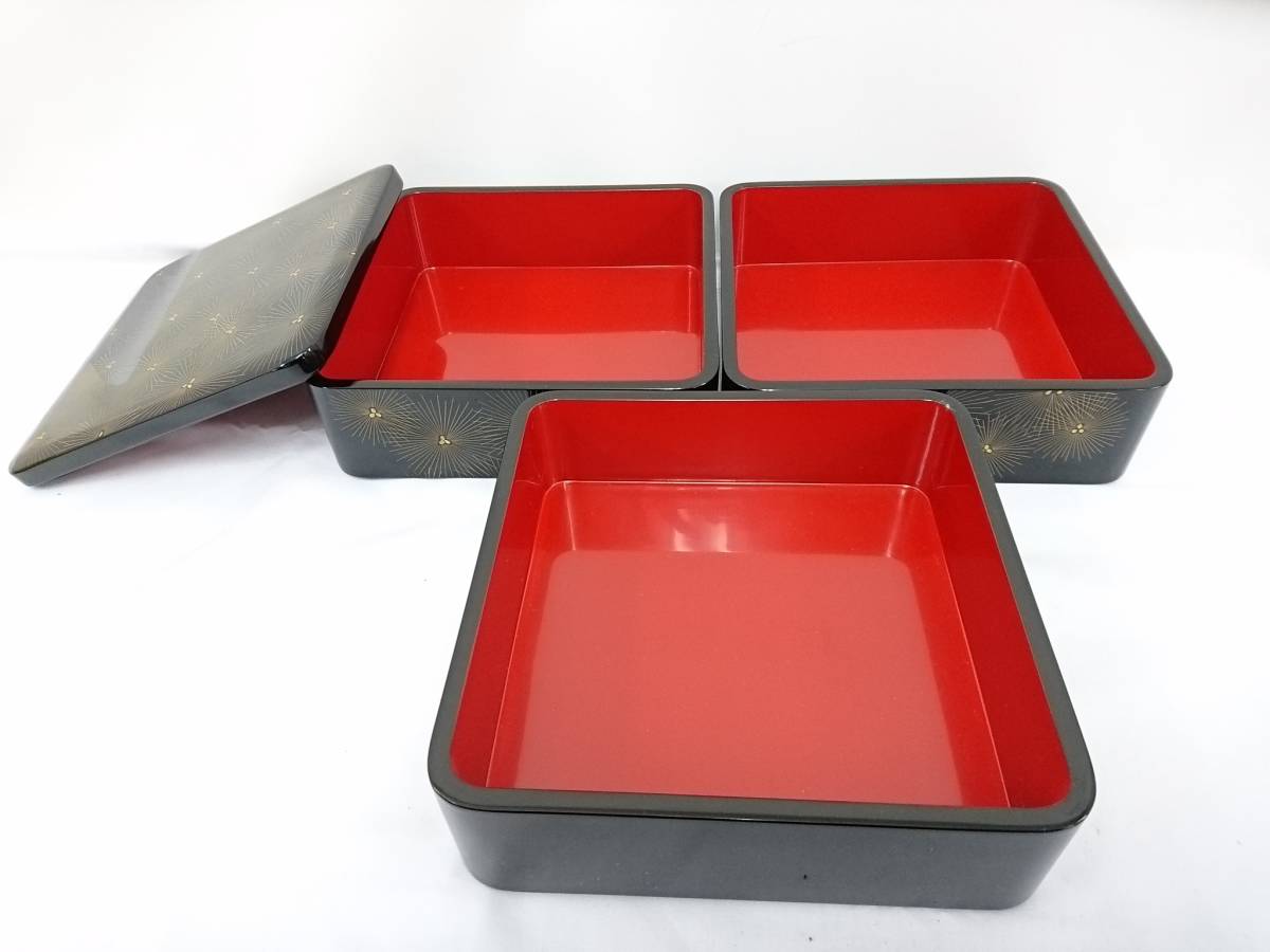 三段重箱 寿松沈金（平台付） 429,000円（税込） | 輪島塗の