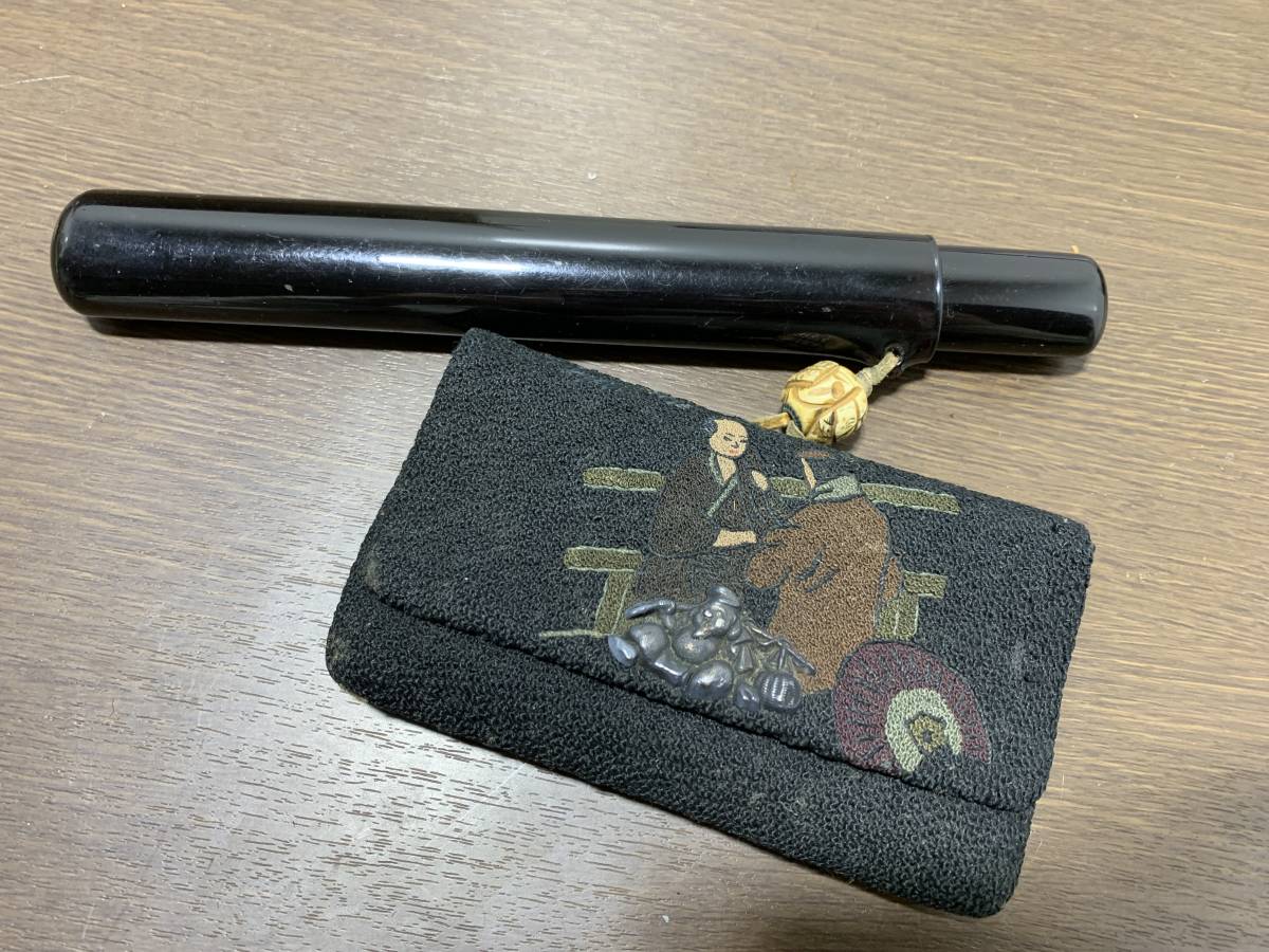 武者前金具煙草入れ 唐画煙管筒 煙草入れ | – 彫刻 在銘 古