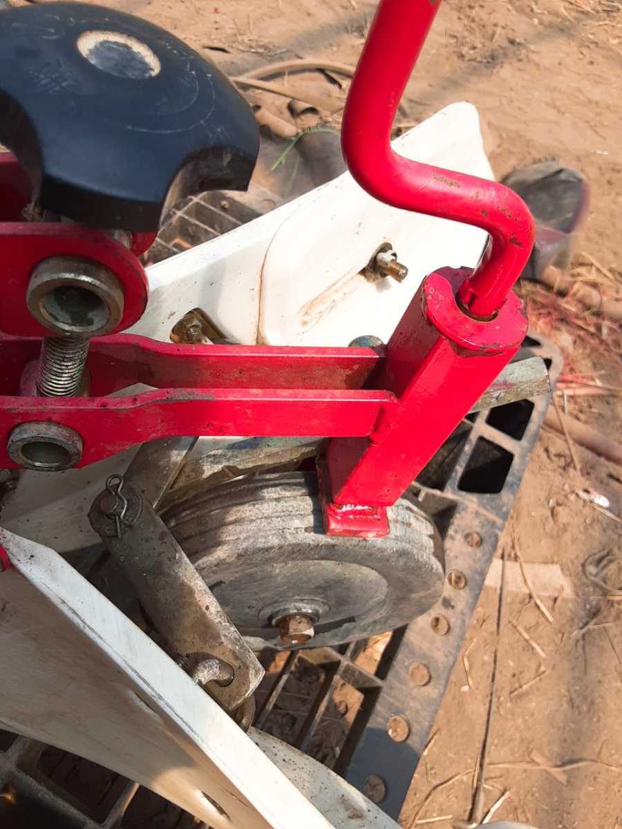 耕運機 倍土器 ヤンマーポチ取り付けアタッチメント付属 畝立て 管理機 ホンダ クボタ パーツ 本体 その他 売買されたオークション情報 Yahooの商品情報をアーカイブ公開 オークファン Aucfan Com