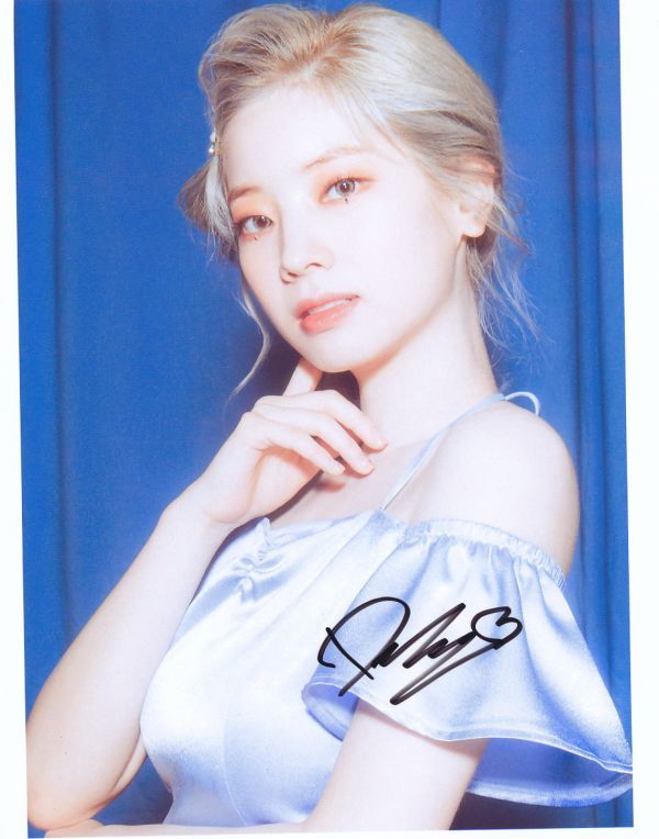 ダヒョン Twice 直筆サイン写真 証明書coa 4845 サイン 売買されたオークション情報 Yahooの商品情報をアーカイブ公開 オークファン Aucfan Com