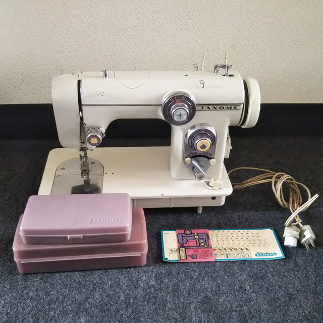 JANOME MODEL672 ジャノメ アンティークミシン 昭和レトロ JANOME ミシン MODEL 672 昭和レトロ アンティーク インテリア 現状