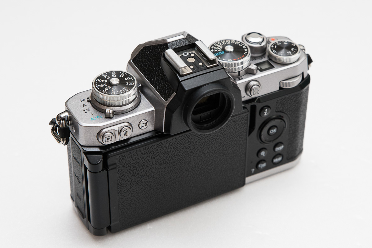 Nikon Zfcボディ シャッター数274回 保証書あり 付属品完備 【公式通販】