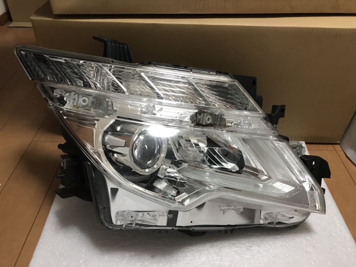 得価，限定SALE 日産 E52 後期 エルグランド 右 ヘッドライト(ヘッドライト)｜売買されたオークション情報、yahooの商品情報をアーカイブ公開 - オークファン 日産用