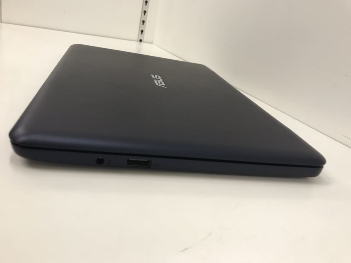 ☆ASUS E200H ノートパソコン Atom x5-Z8300 1.44GHz RAM2GB 本体