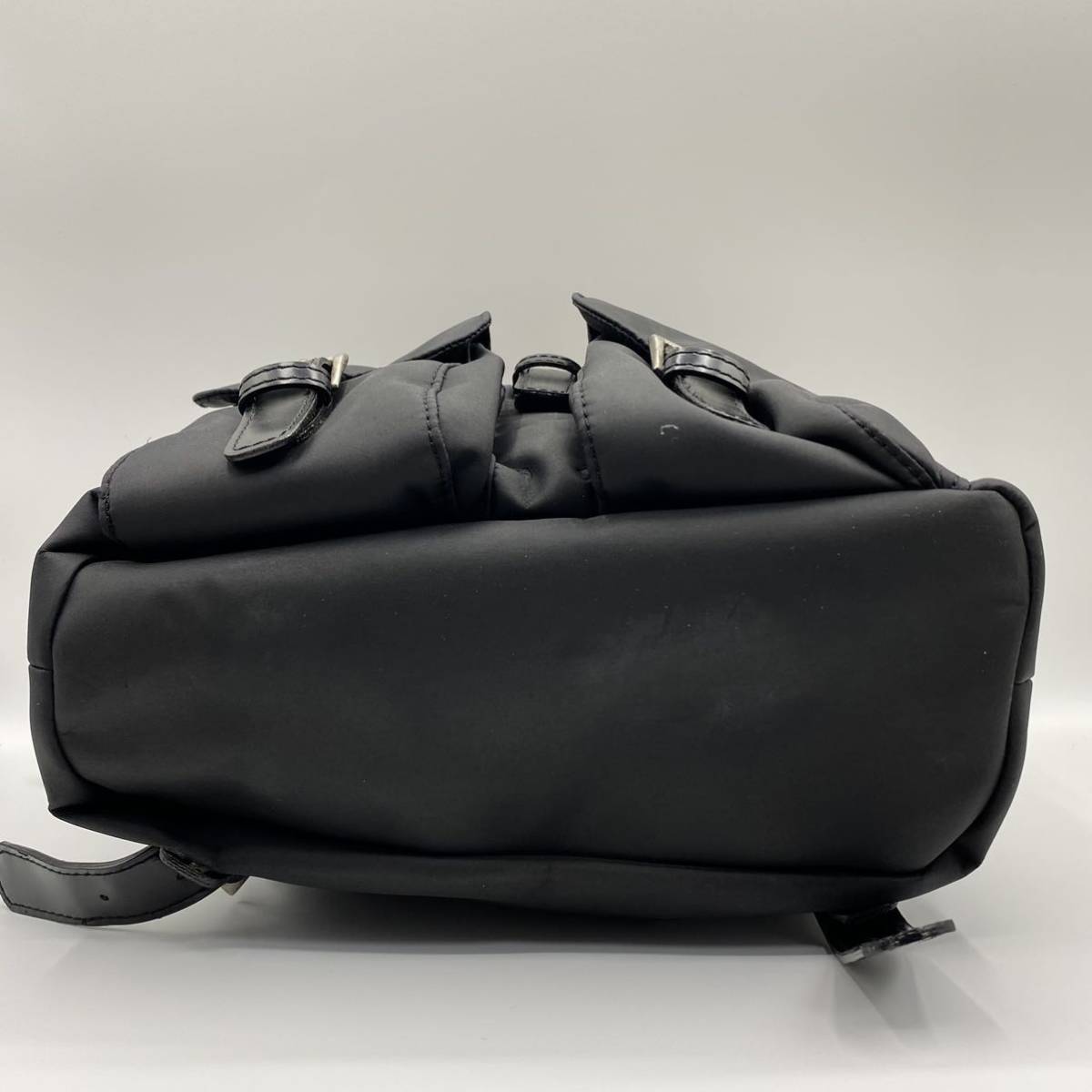 1円〜《漆黒の衝撃》PRADA プラダ チェーン 三角ロゴ リュックサック 