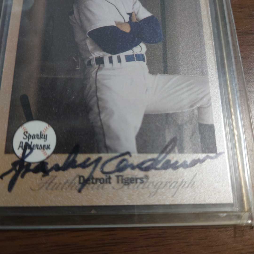 L18 スパーキーアンダーソン 直筆サイン入りカード デトロイトタイガース Fleer Greats 裏面に直筆証明記載 Sparky Anderson Fleer Sky Box 売買されたオークション情報 Yahooの商品情報をアーカイブ公開 オークファン Aucfan Com