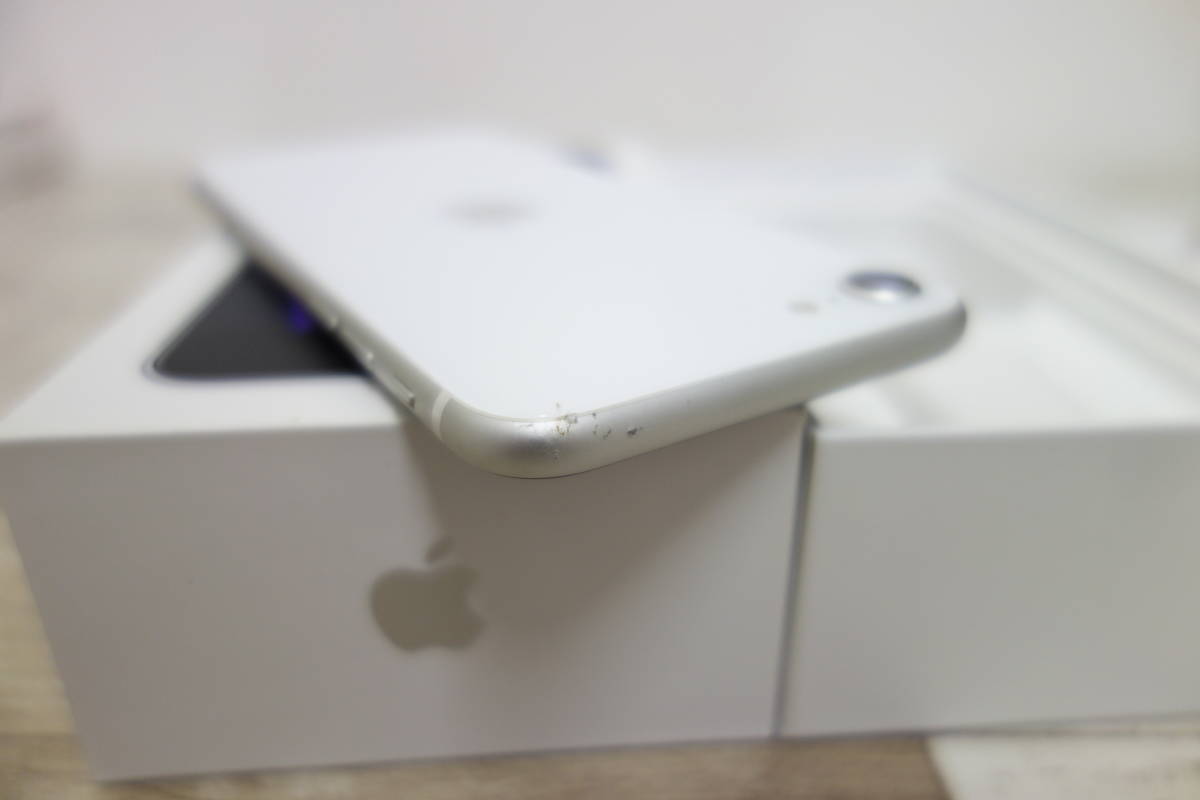 iPhone12 64GB ホワイト SIMロック解除済 箱付 美品 iPhone12