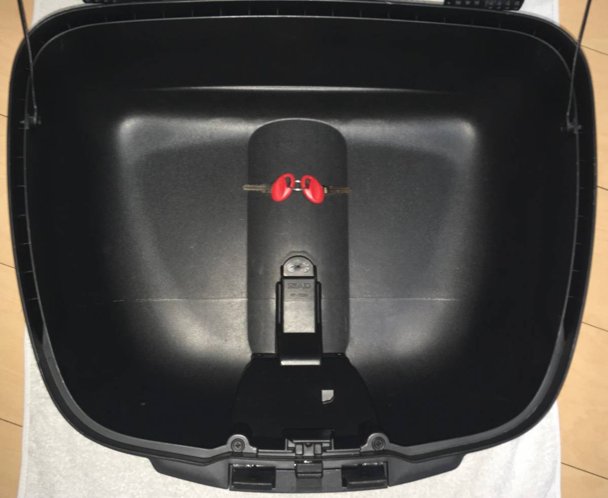 ホンダ ADV150 純正 リアキャリア (H2C 品番: APK0WFK77340TA) + SHAD 
