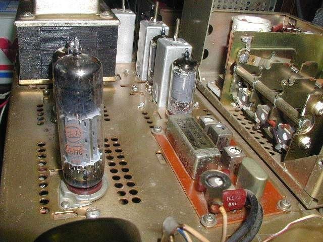 八重洲無線（YAESU） FR-100B 受信機。真空管式。ジャンク扱い。(受信