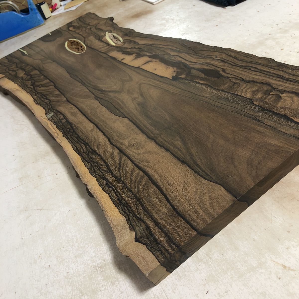 シャム柿 美杢 1枚板 最大幅440 140サイズ 黒檀 こくたん 売買されたオークション情報 Yahooの商品情報をアーカイブ公開 オークファン Aucfan Com