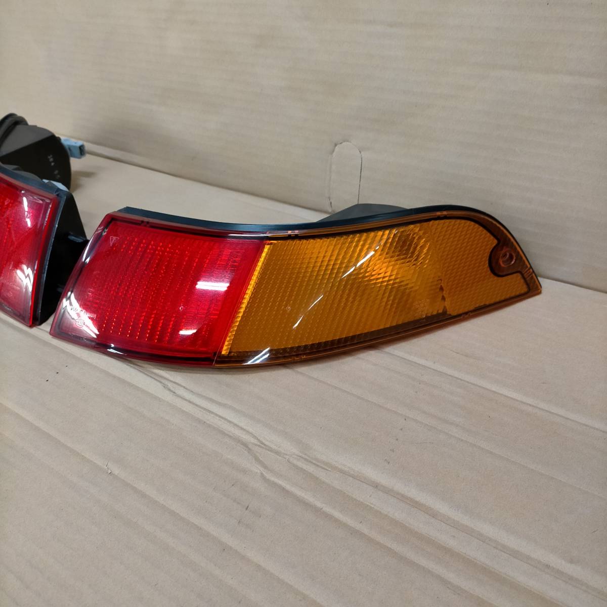 □美品□ ポルシェ 911 993 純正 テールライト 左右セット 993.631  