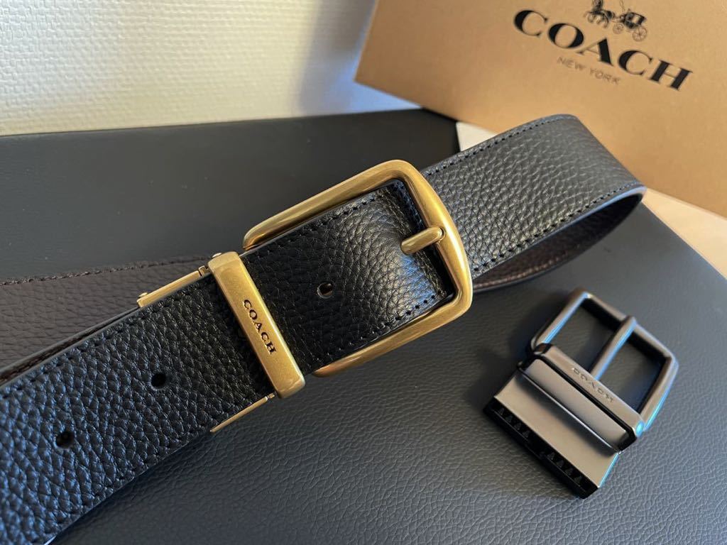 新品coachコーチレザーリバーシブルフリーサイズベルトギフト箱付き