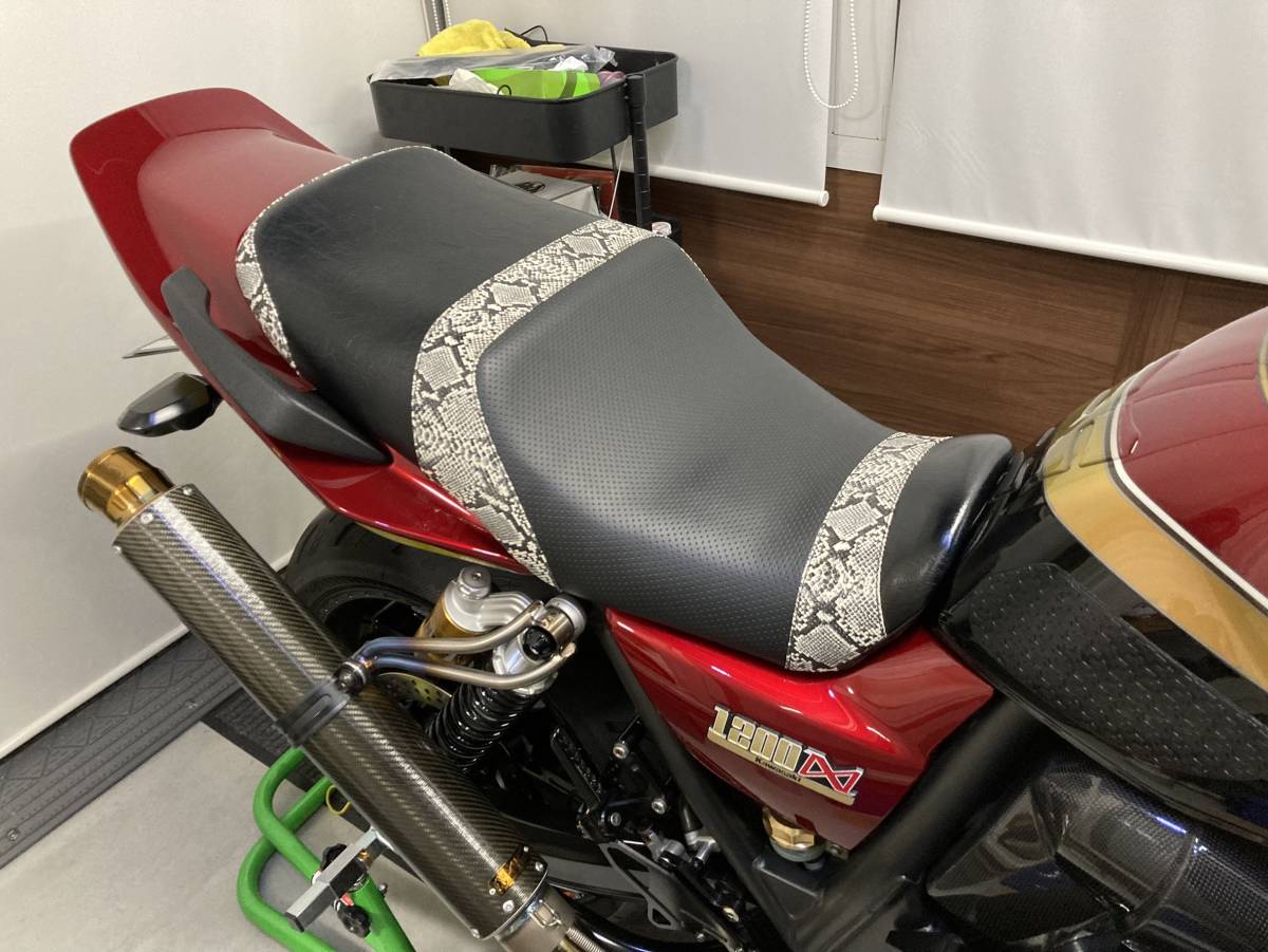 送料無料！美品！ZRX1200 ダエグ DAEG カスタム ローダウン シート 