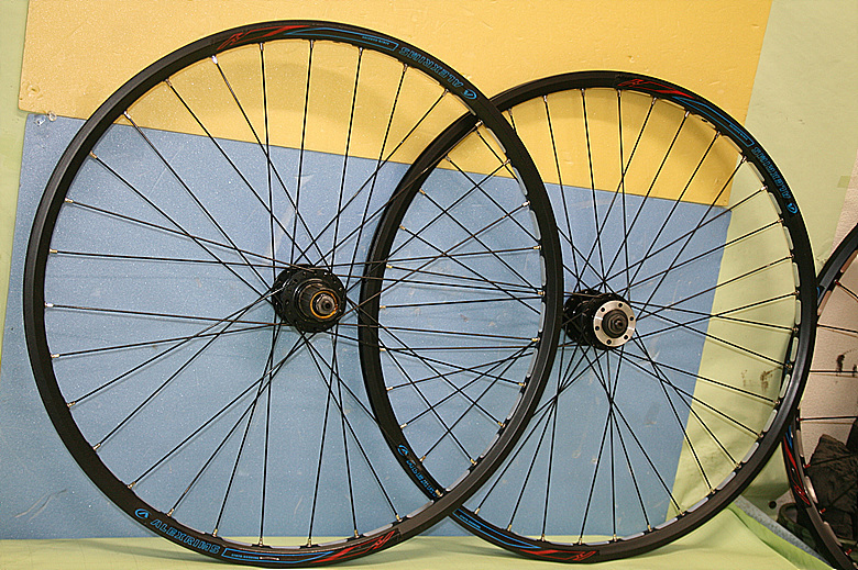 新品 MTB 軽量 26、27.5inから選択 ALEXrim 36,28H＋Quantaハブ 