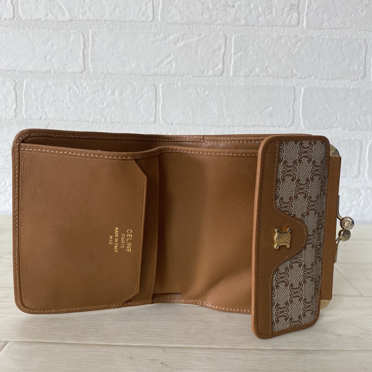 CELINE 二つ折り財布 ベージュ レザー Made in Italy 