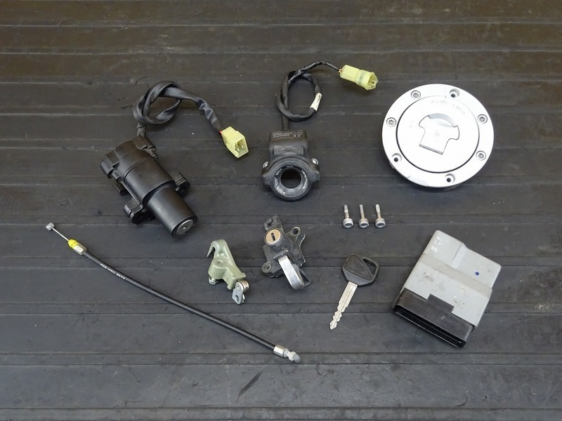 【最新作，人気SALE】 000B-210426 CB400SF Vtec3 NC39-1202 メインキーセット 受信機 タンクキャップ CDI イモビ付 SPEC3 スペック3 VTEC(ホンダ用)｜売買されたオークション情報、yahooの商品情報をアーカイブ公開 - オークファ ホンダ用