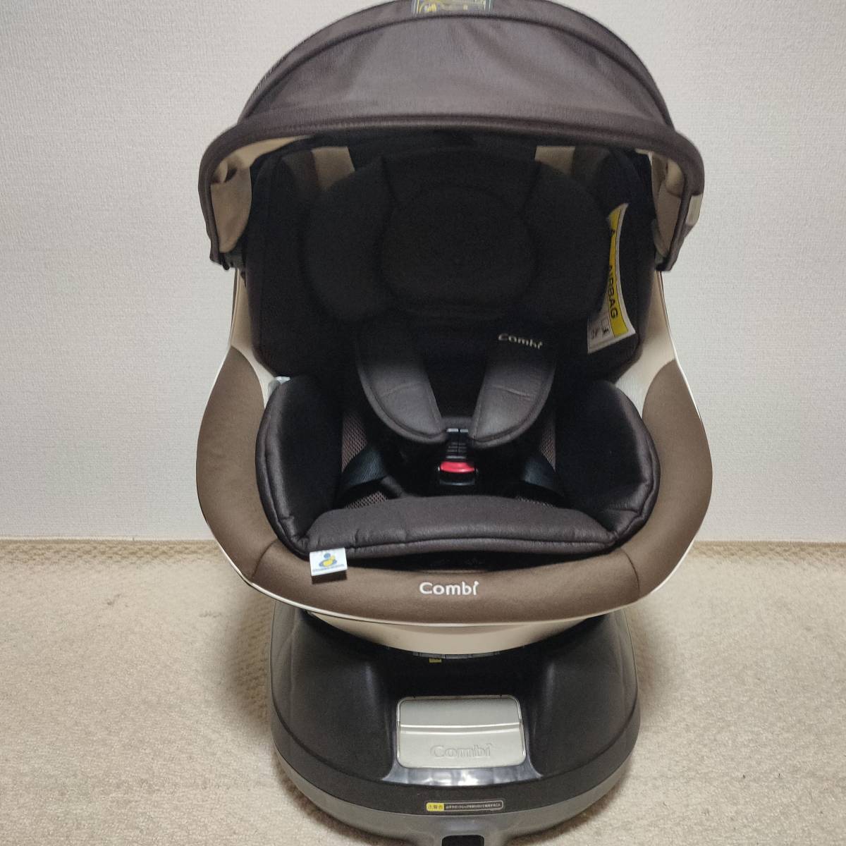 クリーニング済☆綺麗☆ コンビ ネルーム ISOFIX エッグショック