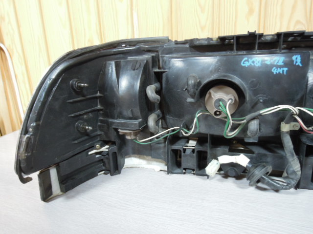 トヨタ マークⅡ GX81 / JZX81 テールランプ 右 中古 4ドア ハード