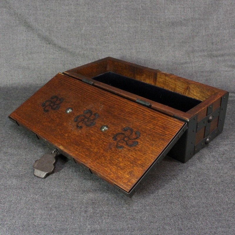 ☆美品 鉄金具 欅 千両箱 ケヤキ 銭箱 銭函 古民具 検： 金庫 船箪笥 