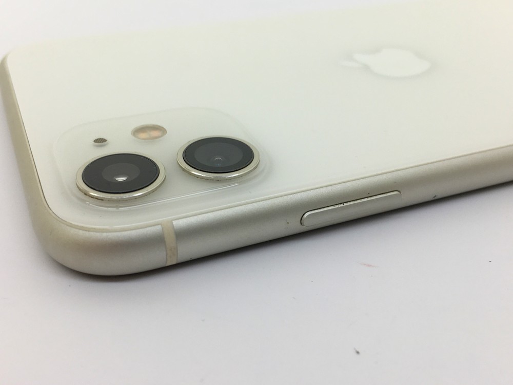 ○【同梱不可】中古品 Apple iPhone 11 128GB ホワイト SIMフリー