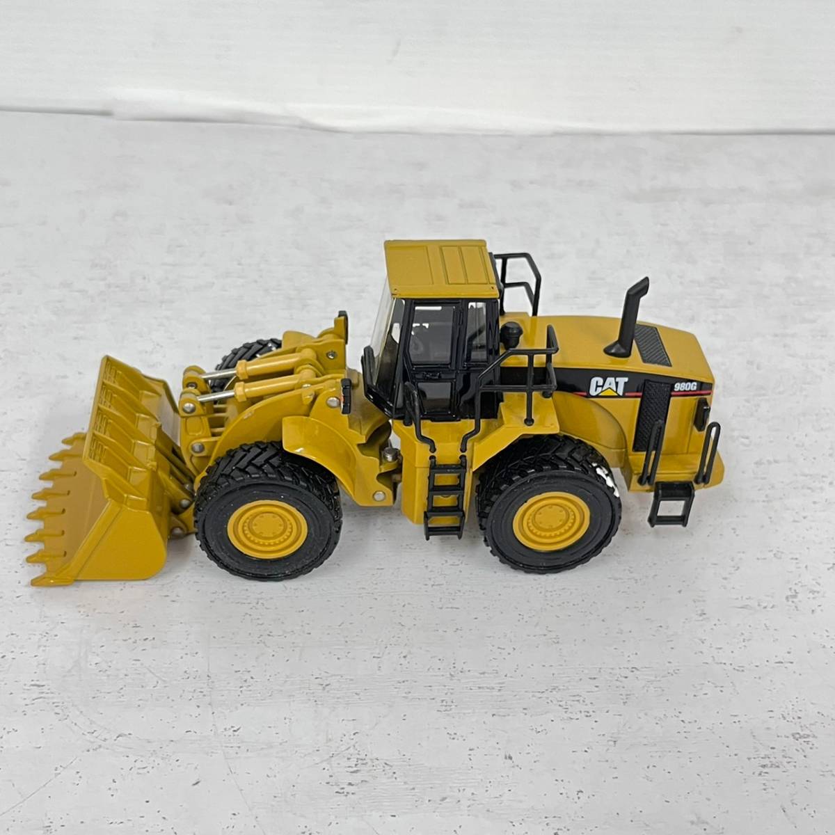BDe013R 80 箱付き NORSCOT 1/50スケール CAT 980G Wheel Loader