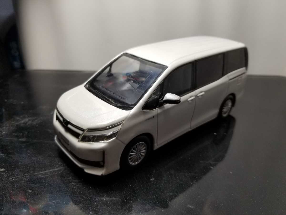 90系ヴォクシー VOXY カラーサンプルミニカーホワイト