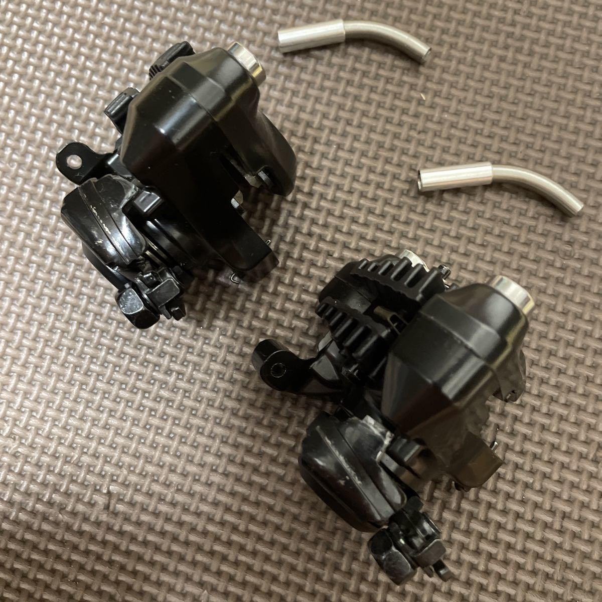 シマノ BR-RS305 フラットマウント 機械式ディスクブレーキ キャリパー