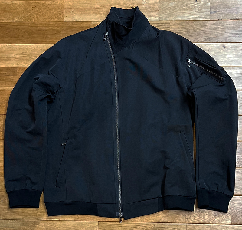 JULIUS SPRING-SUMMER 2017 COLLECTION JATTE NECK BOMBER JACKET 型番:577BLM1-BK COLOR:BLACK SIZE:3