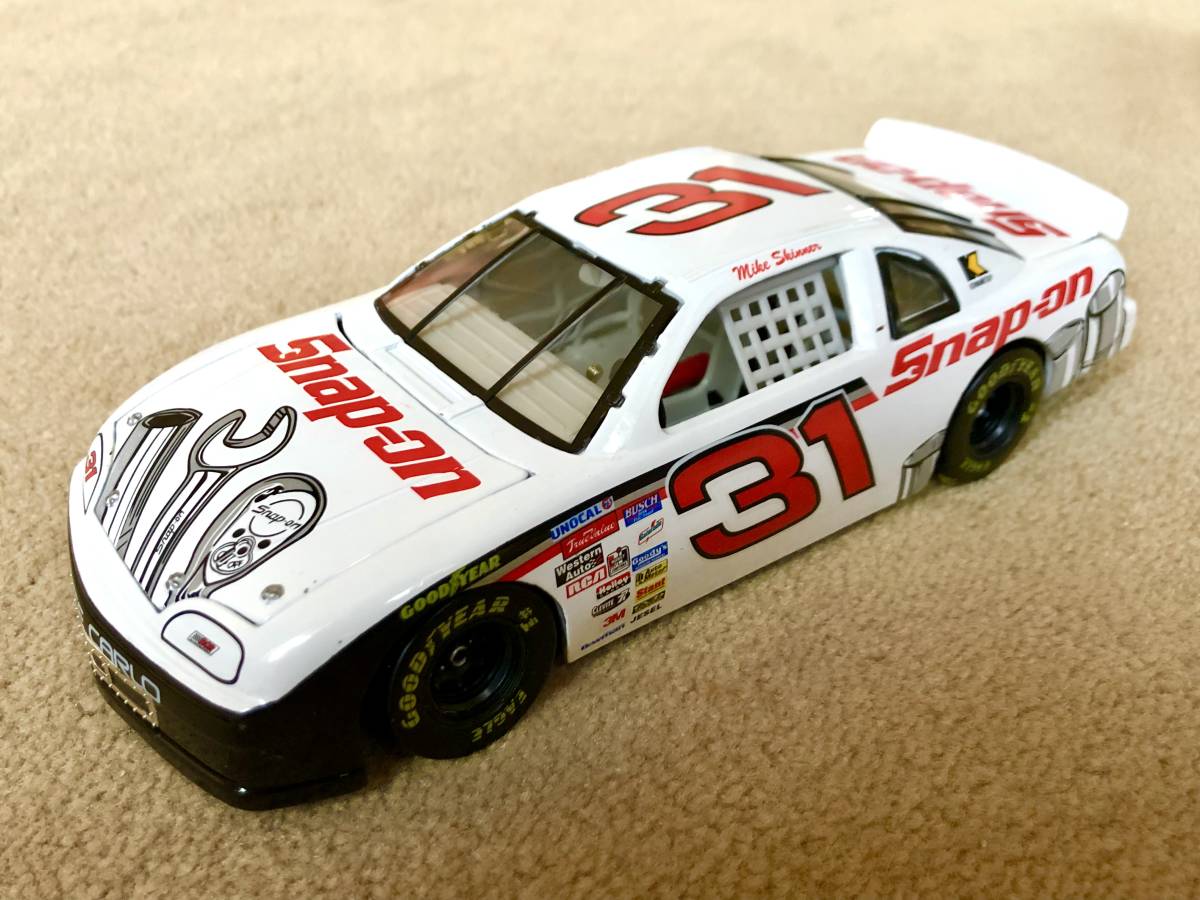 スナップオン Snap-on ドラッグカー 1⁄24スケール オートワールド