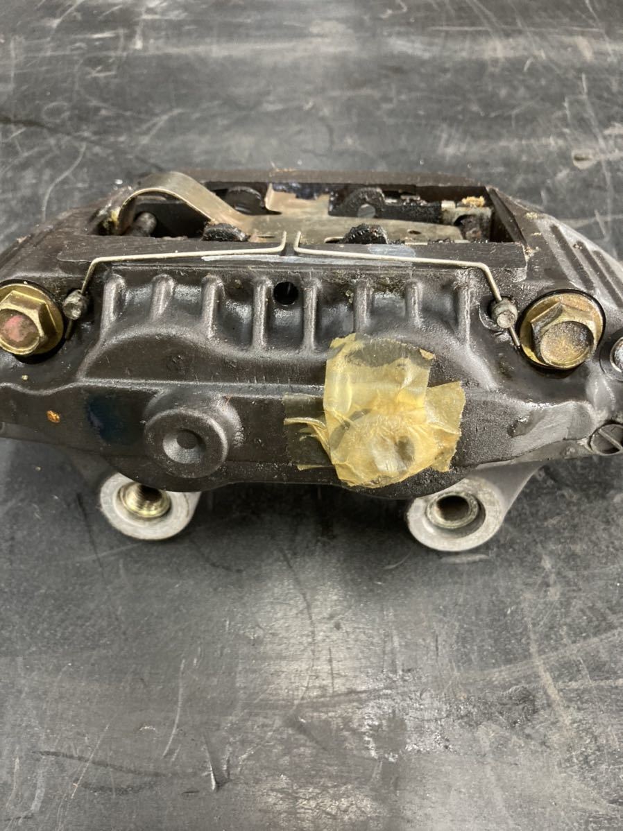 日産フェアレディZ Z32 用フロントブレーキキャリパー左右セット 中古  