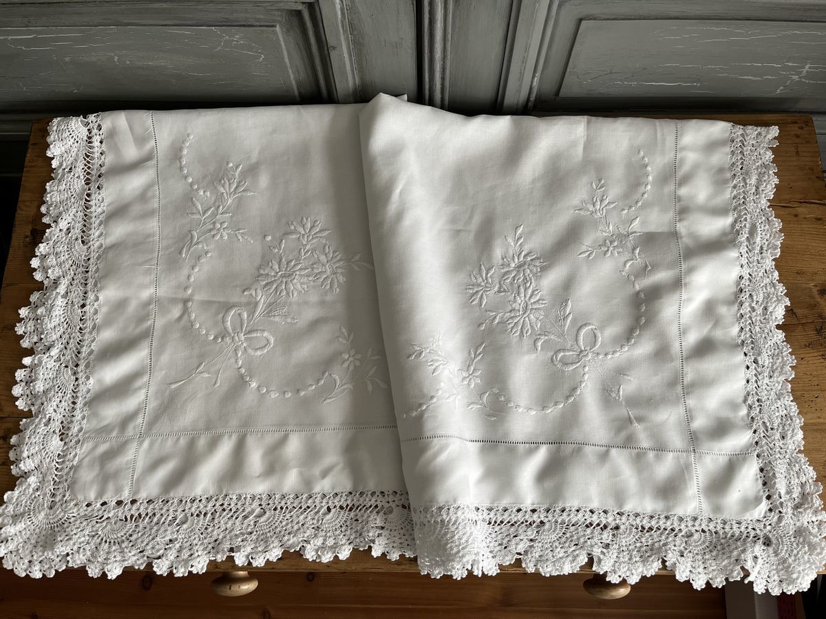 フランスアンティーク リネンテーブルクロス クロシェレース 刺繍入り