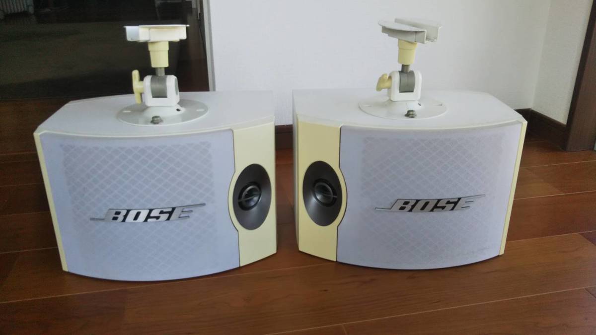 BOSE ボーズ 301V スピーカー ペア 天井取り付け金具付き BOSE ボーズ 301V スピーカー ペア 取付金具付