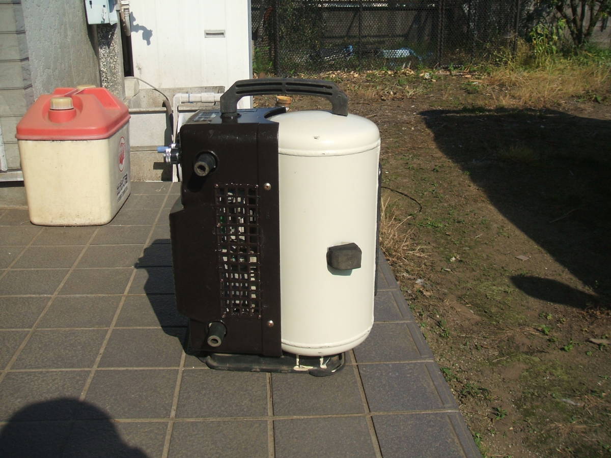 マキタエアーコンプレッサー　AC7011　50Hz　動作確認済み マキタ エアコンプレッサ 動作確認済み☆makita 77☆マキタ エアコンプレッサー とホースとエアガンの