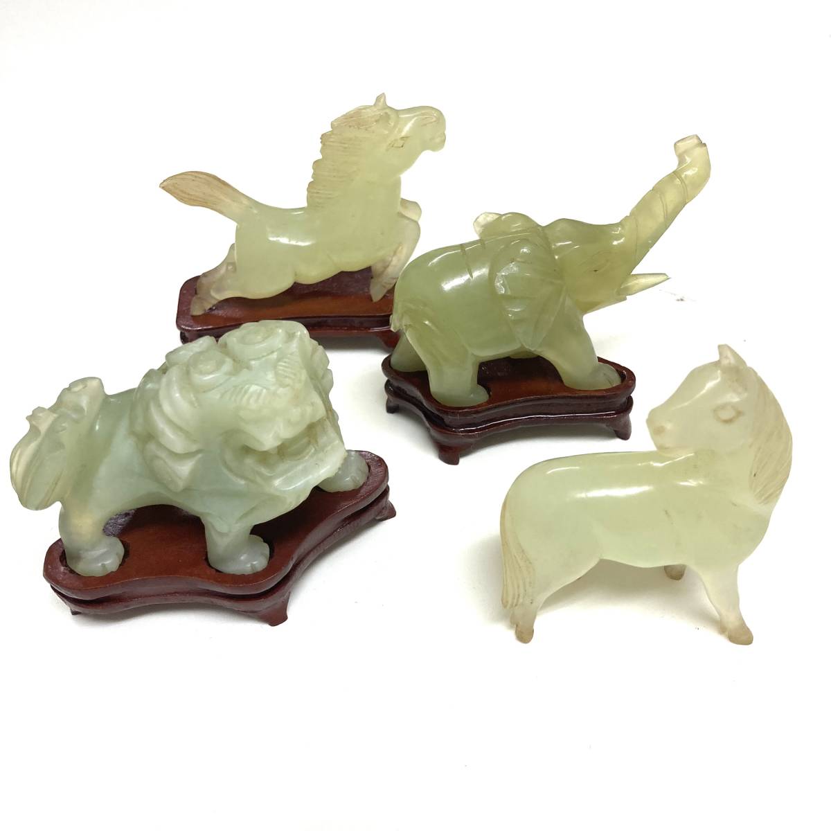 1スタ】翡翠 中国 動物 置物 彫刻 作品 中国骨董品 軟翡翠