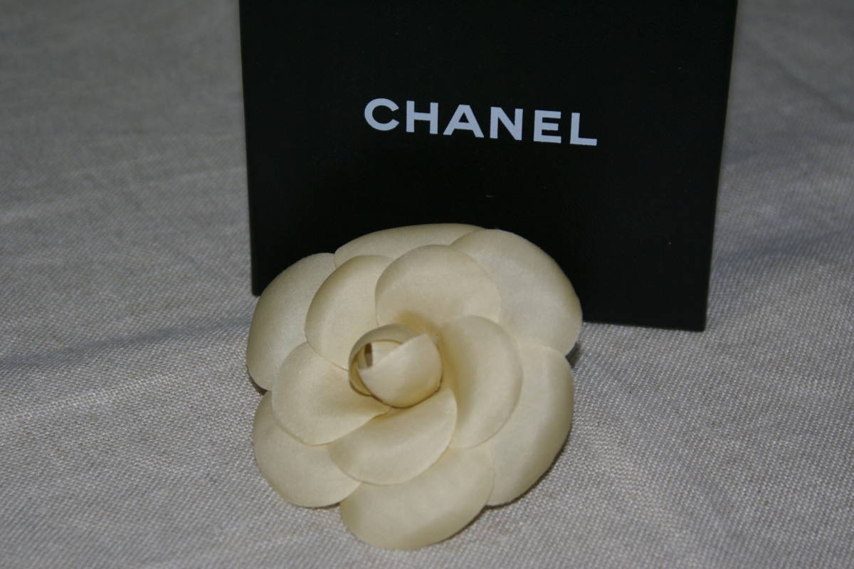 CHANEL カメリア ベージュ コサージュ シャネル