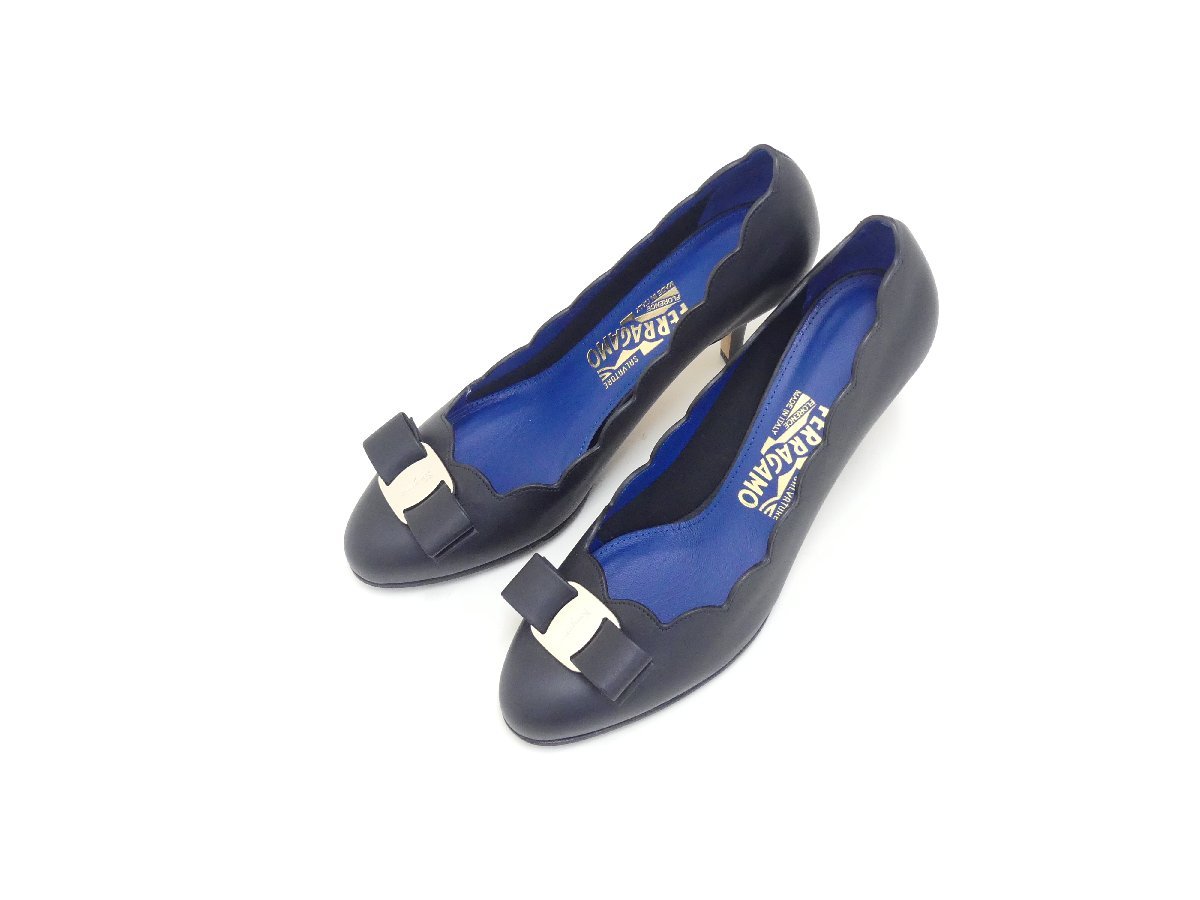 未使用 Ferragamo パンプス CARLA SHELL 7D ブラック ゴールドヴァラ 
