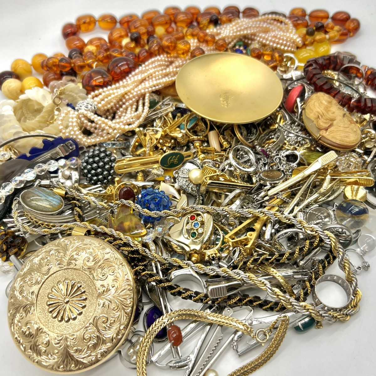  アクセサリー 大量セット 2キロ超 高級 ゴールド シルバー べっ甲 パール 天然石 宝石 ビーズ ネックレス 指輪 カメオ まとめ ジュエリー(その他)｜売買されたオークション情報、yahooの商品 その他