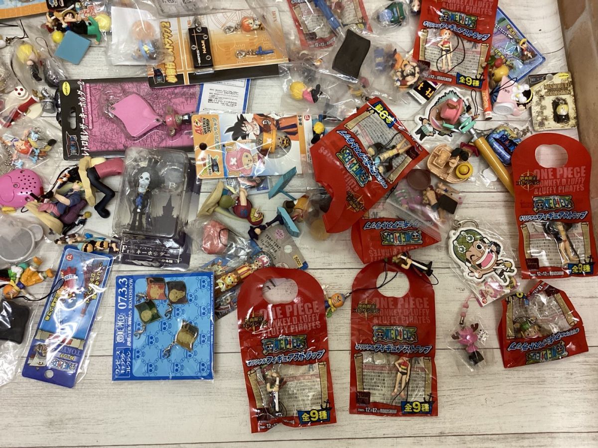 現状】 ONE PIECE グッズ まとめ売り マスコット、フィギュア 