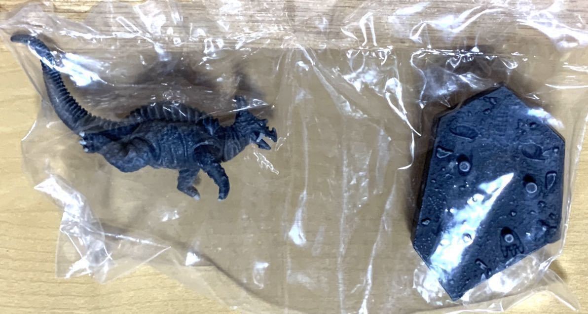 バンダイ食玩 ウルトラ怪獣名鑑 シークレット ウルトラQ 『虹の卵 