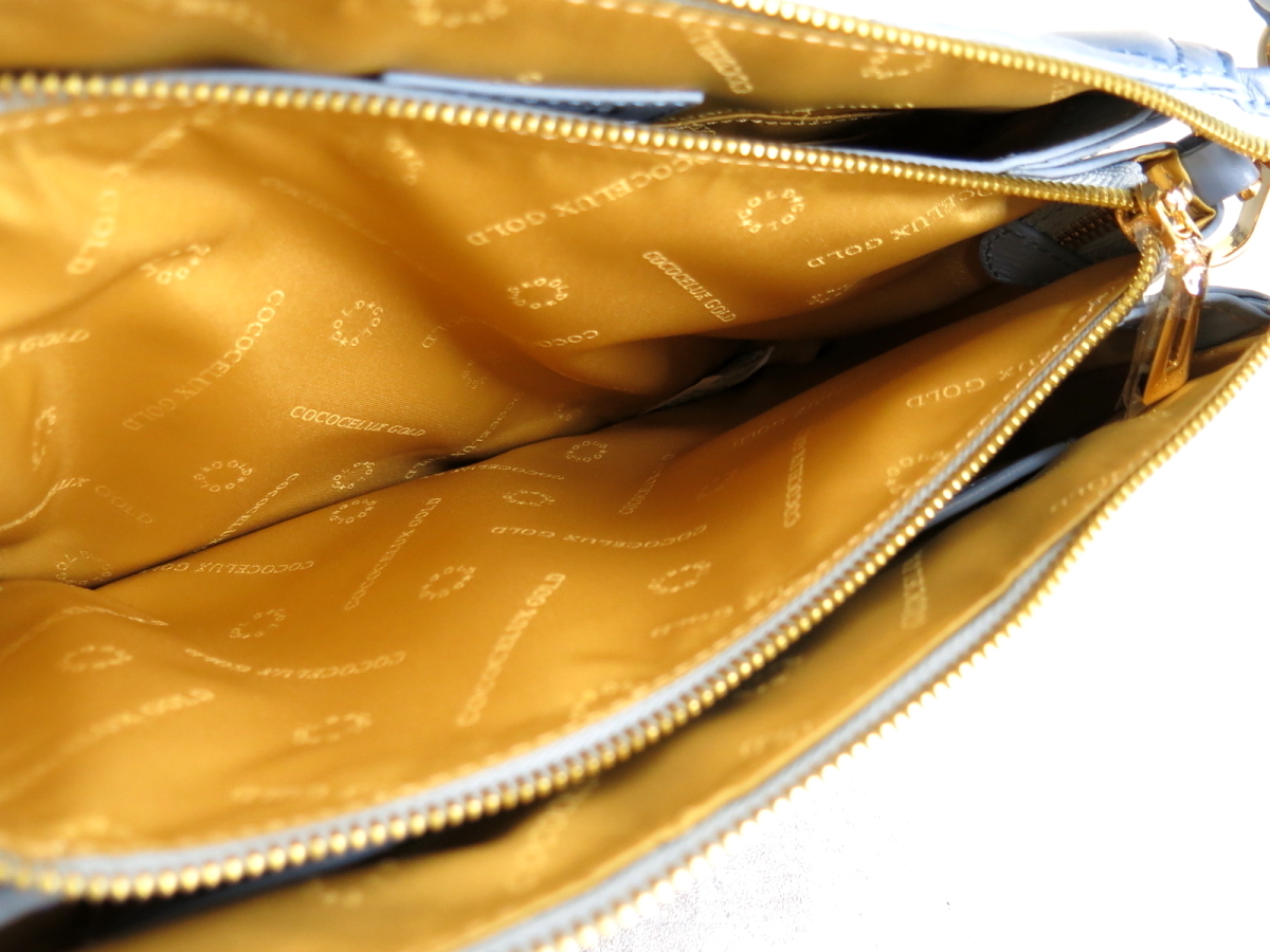 ○未使用○COCOCELUX GOLD○コンパートメント○ダイヤモンド レザー 本  