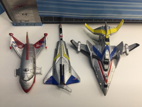 特撮 戦隊 メタルヒーローHGDGフィギュア ウルトラマンダイナ ガッツ