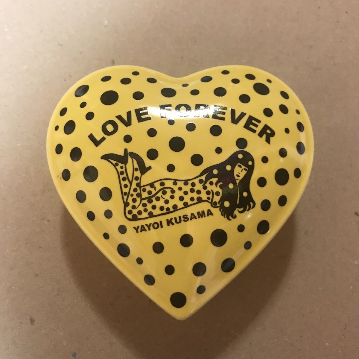 草間彌生 愛はとこしえ 小物入れ ハート型 YAYOI KUSAMA 陶器 草間彌生