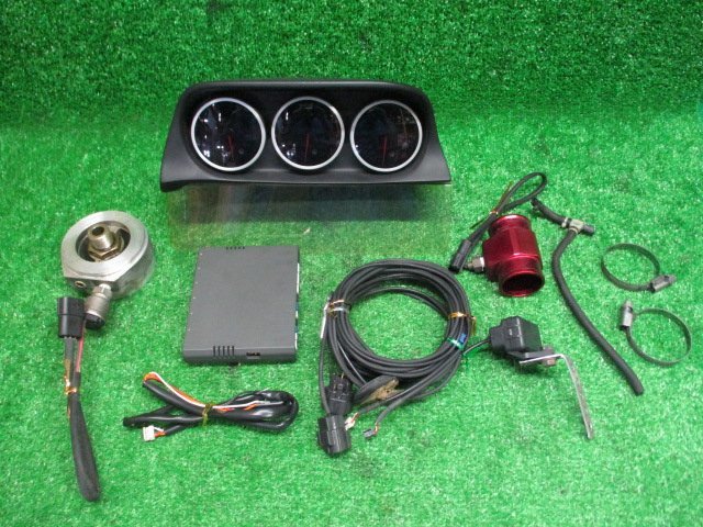 【送料無料，お買い得】 Defi 3連メーター WATER TEMP / OIL PLESS / TURBO 追加メーター 3連メーターパネル付(その他)｜売買されたオークション情報、yahooの商品情報をアーカイブ公開 - オークファン その他