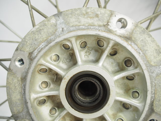 TS200R純正リアホイール後ろホイール 03D SH12A 18x2.15ベースにどうぞ