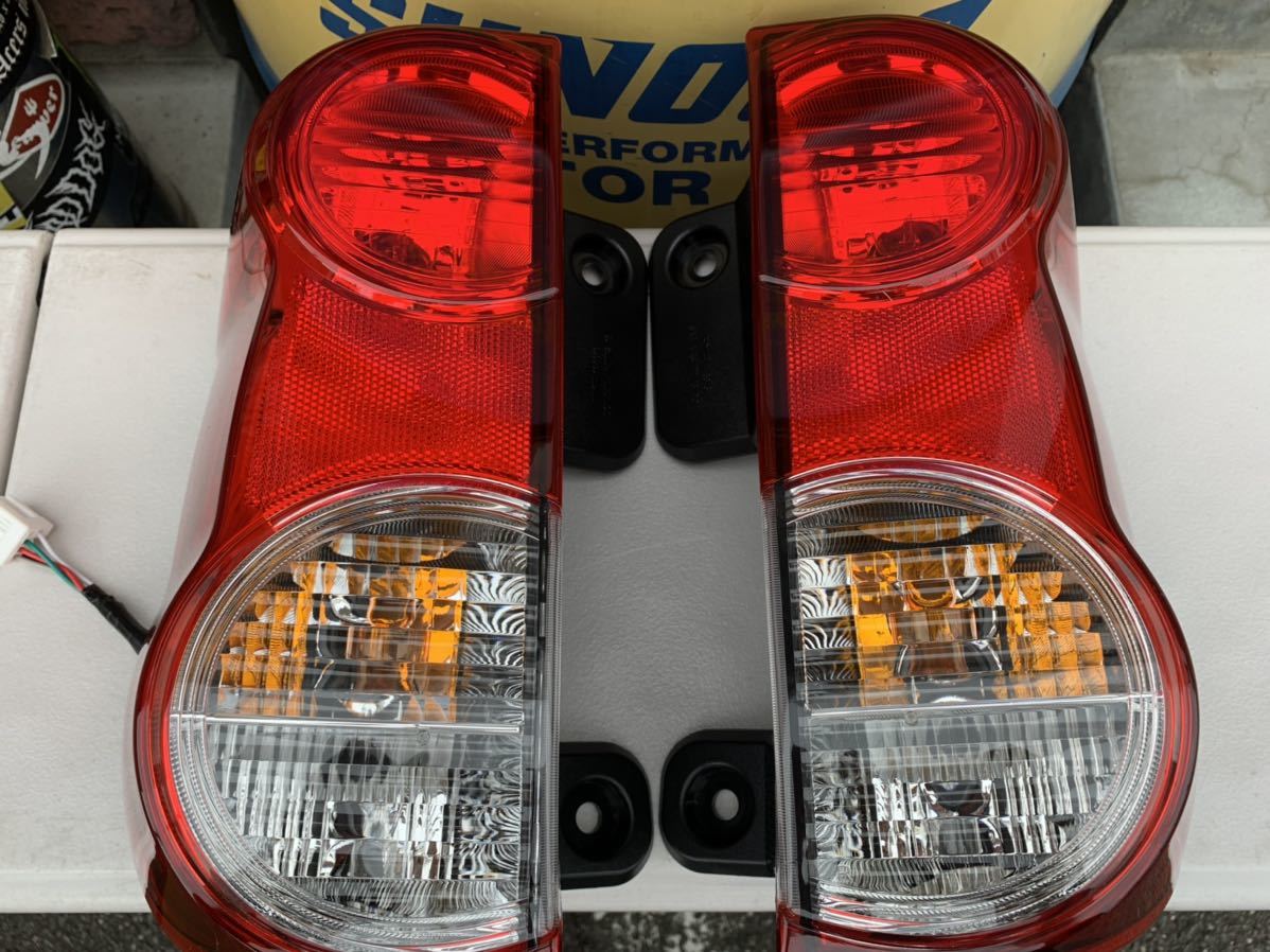 NISSAN NV200 USテールライトレンズ 日産 USテールレンズ 左右セット 