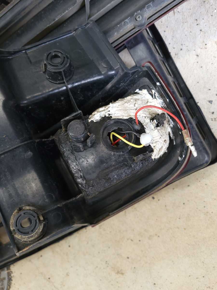 e51エルグランド LEDテールランプ エルグランド E51 テールランプ 右