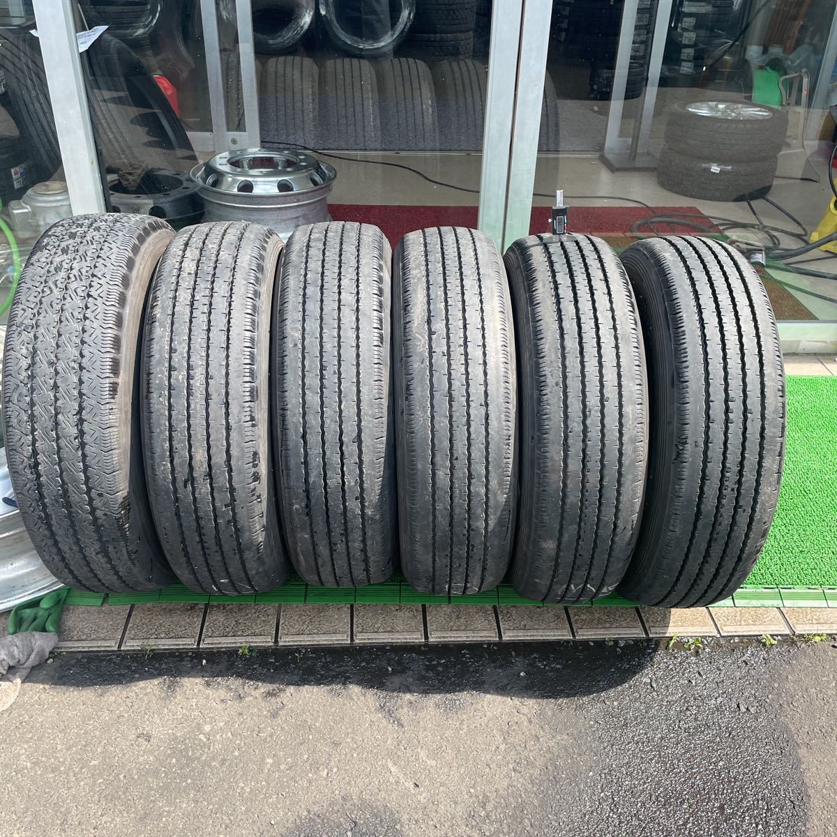 0 2026年最新Yahoo!オークション 1 17.5 6本の中古品・新品 215⁄70R17 