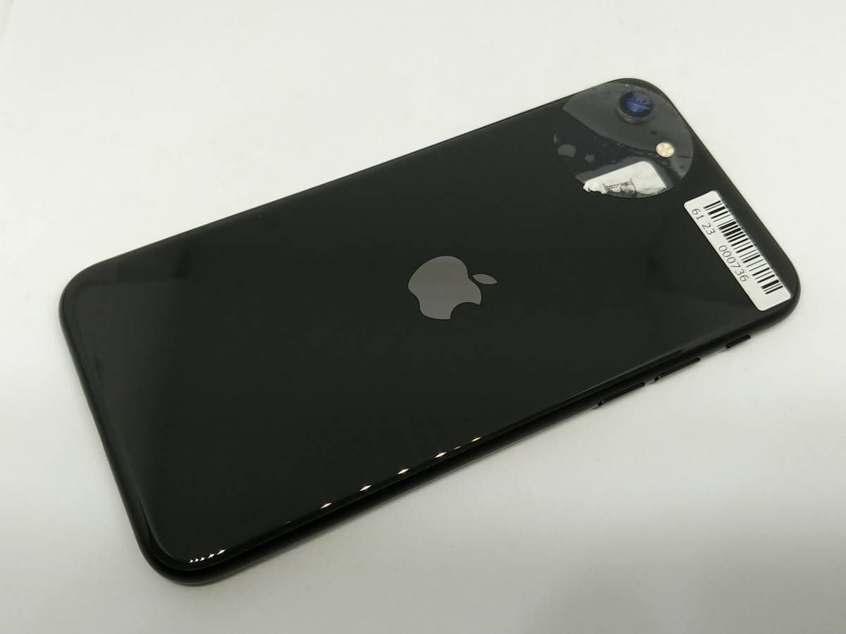 ☆送料無料選択可☆ジャンク品☆au☆iPhone SE（第2世代）64GB(ブラック)☆除菌済み☆6123000736　 6/30 o 