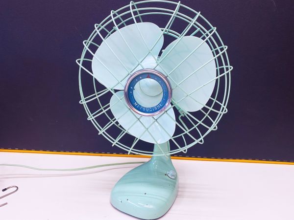 扇風機 昭和レトロ MITSUBISHI 三菱 レトロ 古道具ビンテージ ホワイト MITSUBISHI三菱電機 ヴィンテージ レトロ扇風機 ☆ モデル 安い MITSUBISHI☆三菱電動シャープナー☆鉛筆削り☆昭和レトロ DM-12L MITUBISHI,三菱レトロ扇風機,ビンテージ